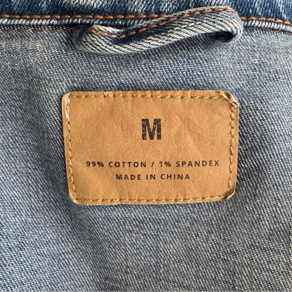 RARE Crime Junkie Podcast Full Body Chills Skull Denim Jacket Medium - Picture 4 of 5